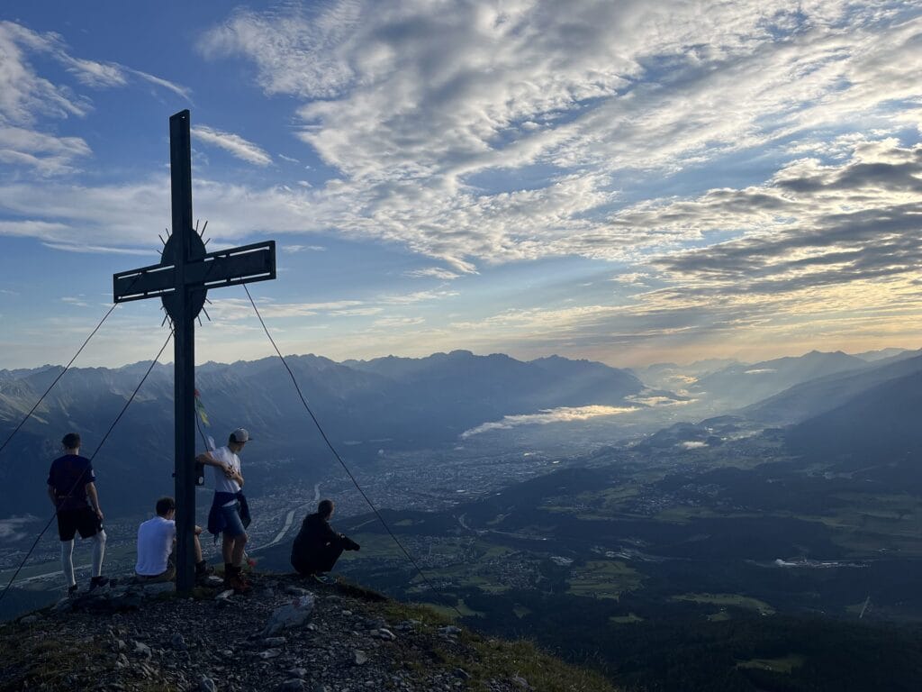 Gottes herrliche Natur in der frühen Morgenstunde regt zu stiller Betrachtung und tieferer Gottesliebe an