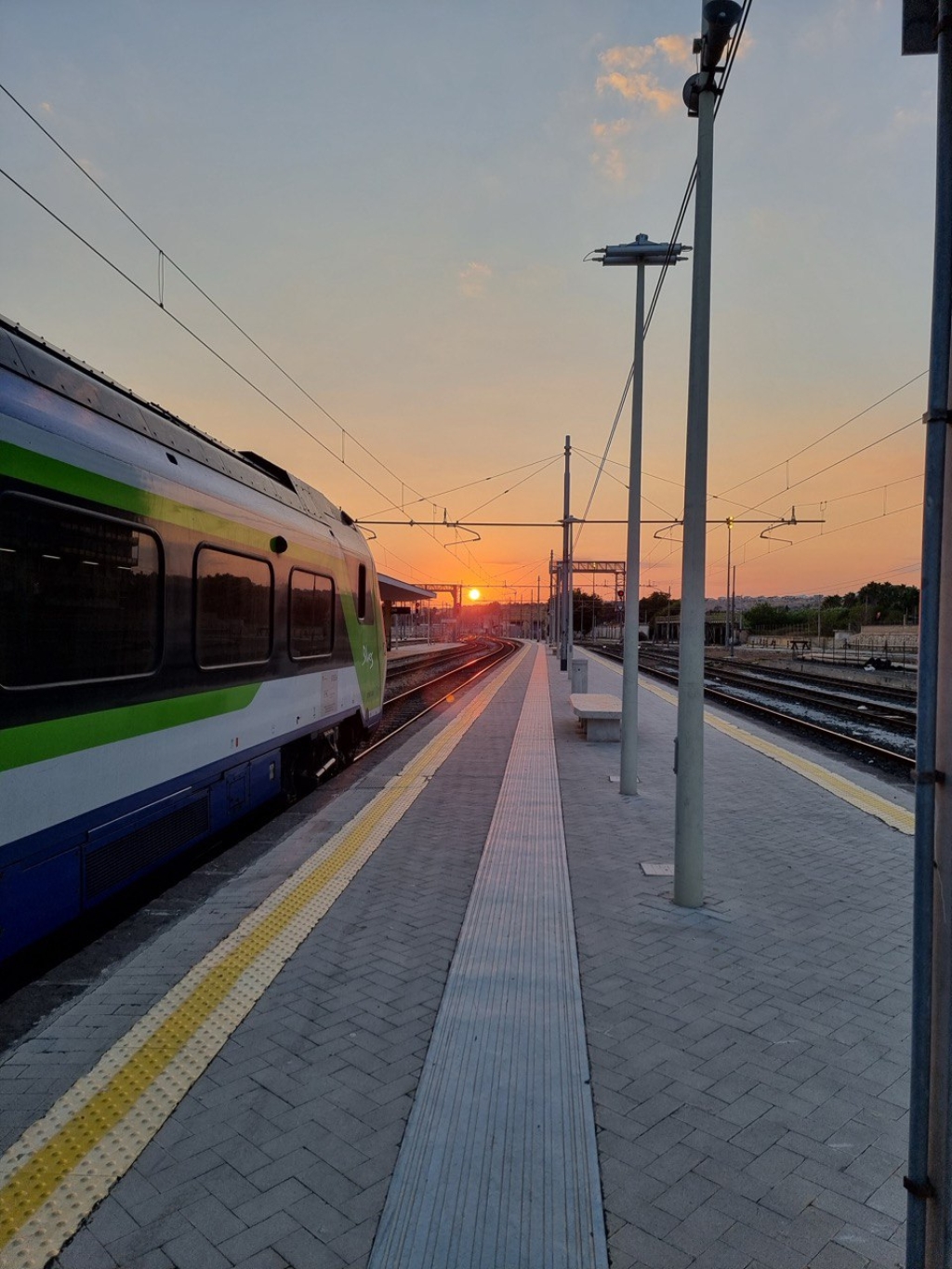 Am Bahnhof in Syrakus