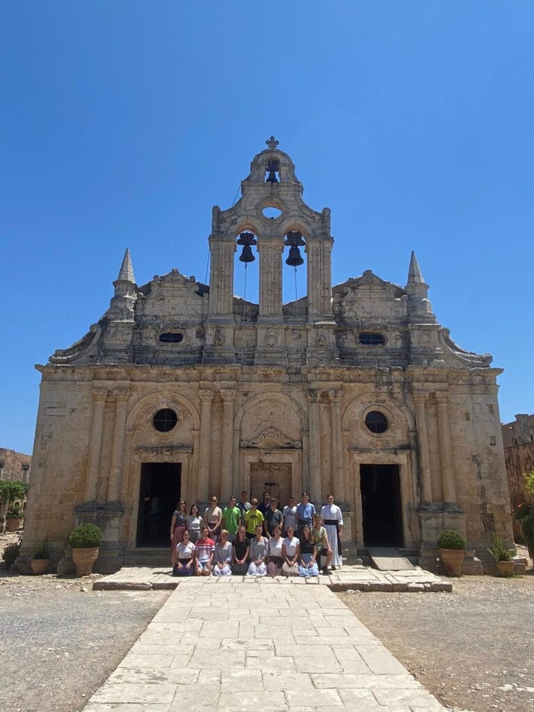 Auf Erkundigungstour in einem orthodoxen Kloster auf Kreta